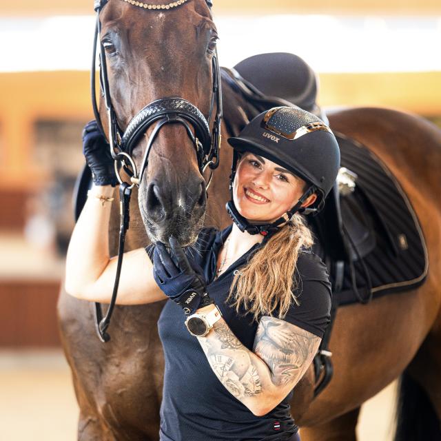 Douglas_Porsche-Diana_cAliceBenes